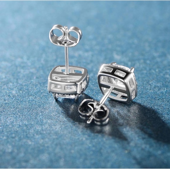 New Simulated Diamonds 925 Sterling Silver Stud Earrings - Picture 7 of 12